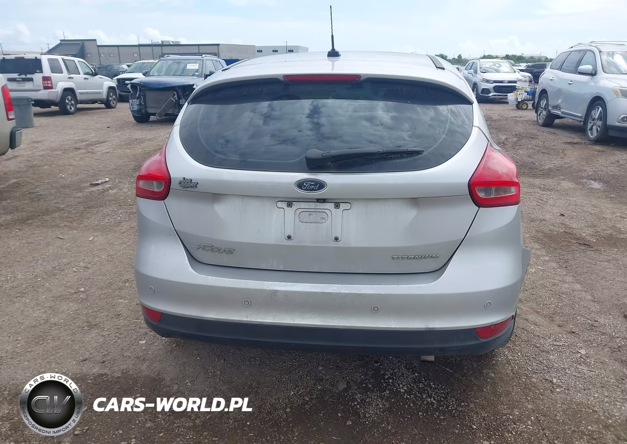 2017 Ford Focus Titanium VIN:1FADP3N24HL268526 - 16