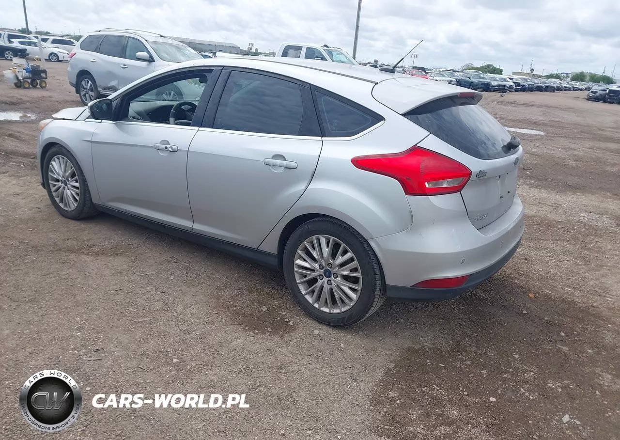 2017 Ford Focus Titanium VIN:1FADP3N24HL268526 - 3