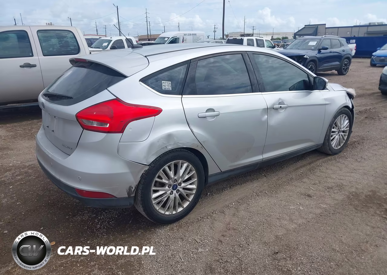 2017 Ford Focus Titanium VIN:1FADP3N24HL268526 - 4