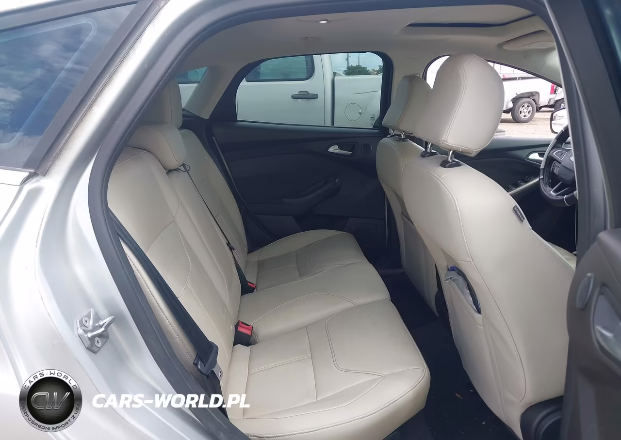2017 Ford Focus Titanium VIN:1FADP3N24HL268526 - 8