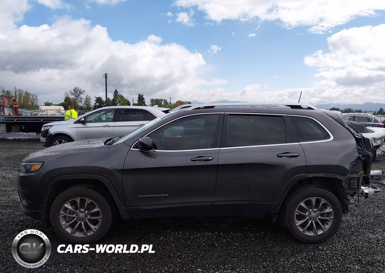 2020 Jeep Cherokee Latitude Plus 4X4 VIN:1C4PJMLX2LD613276 - 15