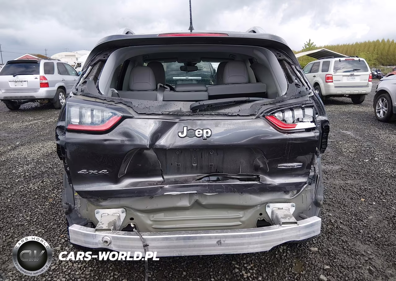 2020 Jeep Cherokee Latitude Plus 4X4 VIN:1C4PJMLX2LD613276 - 17