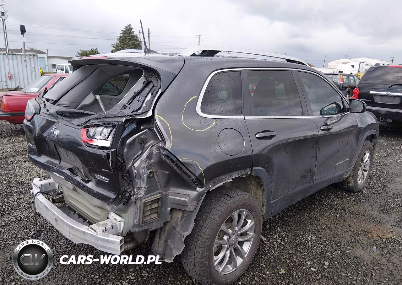 2020 Jeep Cherokee Latitude Plus 4X4 VIN:1C4PJMLX2LD613276 - 4