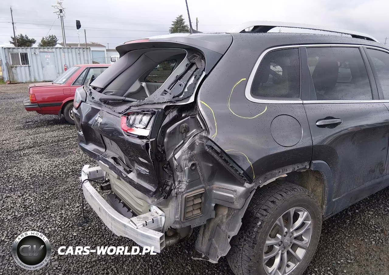 2020 Jeep Cherokee Latitude Plus 4X4 VIN:1C4PJMLX2LD613276 - 6