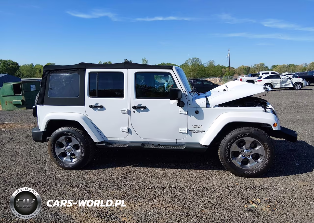 2017 Jeep Wrangler Unlimited Sahara 4X4 VIN:1C4BJWEG2HL513954 - 14