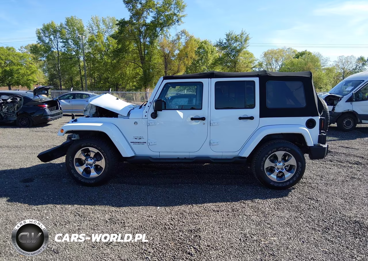 2017 Jeep Wrangler Unlimited Sahara 4X4 VIN:1C4BJWEG2HL513954 - 15