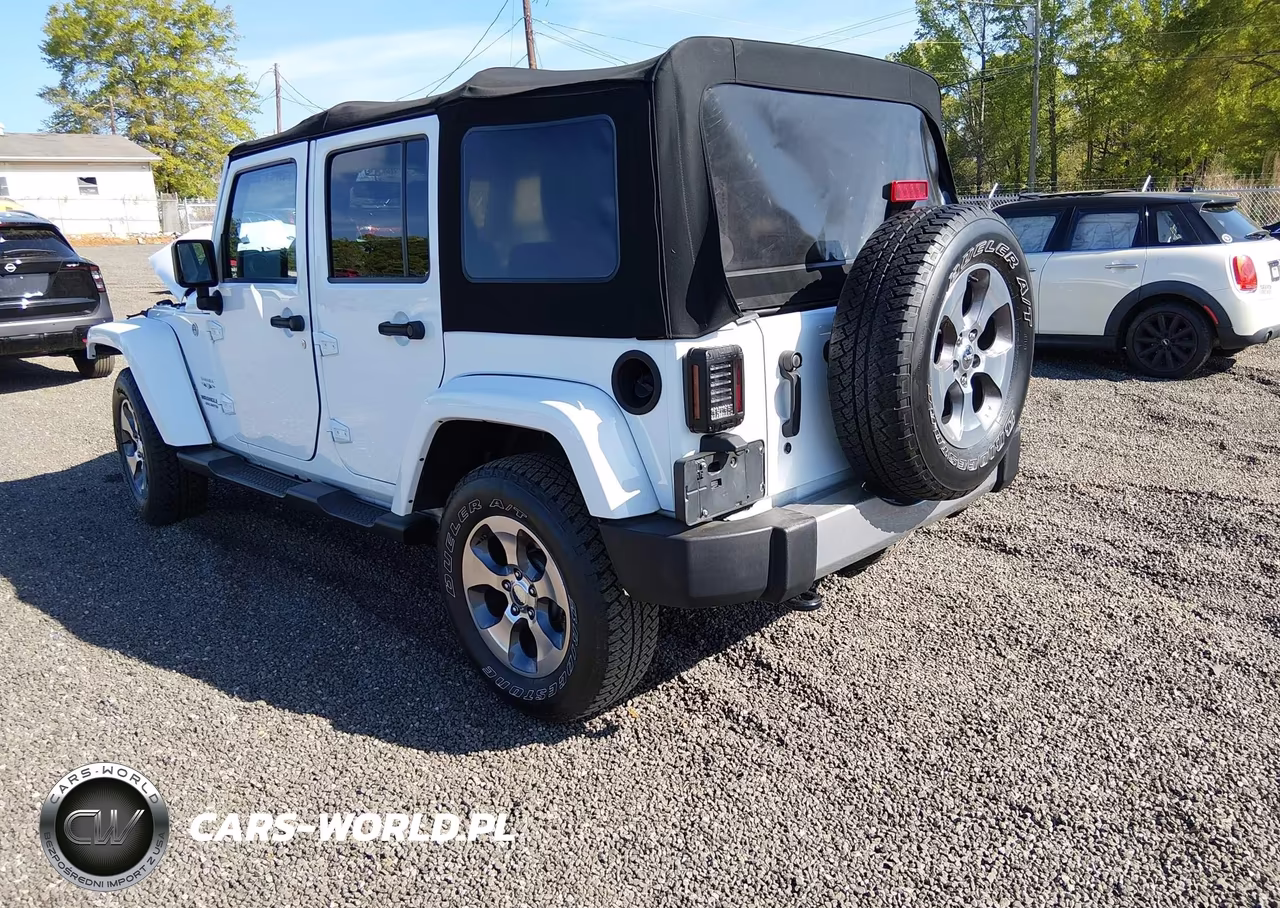 2017 Jeep Wrangler Unlimited Sahara 4X4 VIN:1C4BJWEG2HL513954 - 3