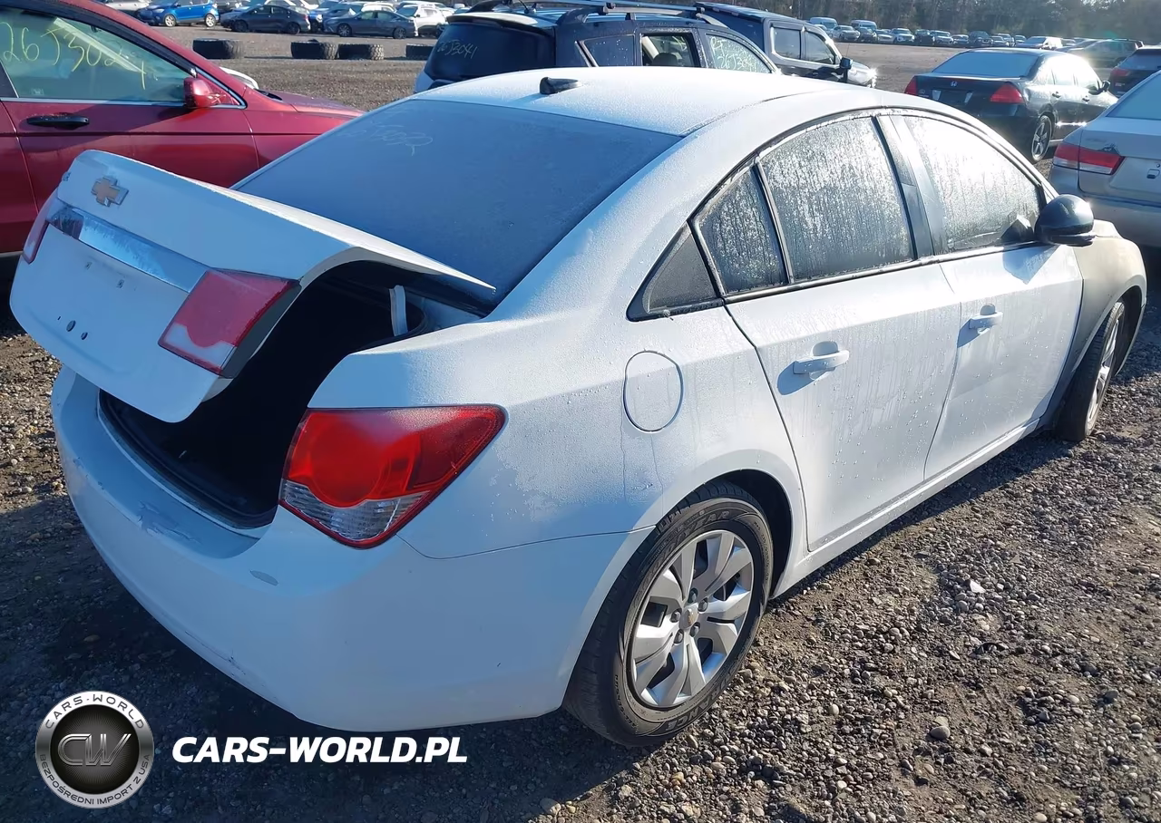 2014 Chevrolet Cruze Ls Auto VIN:1G1PA5SG6E7410232 - 4