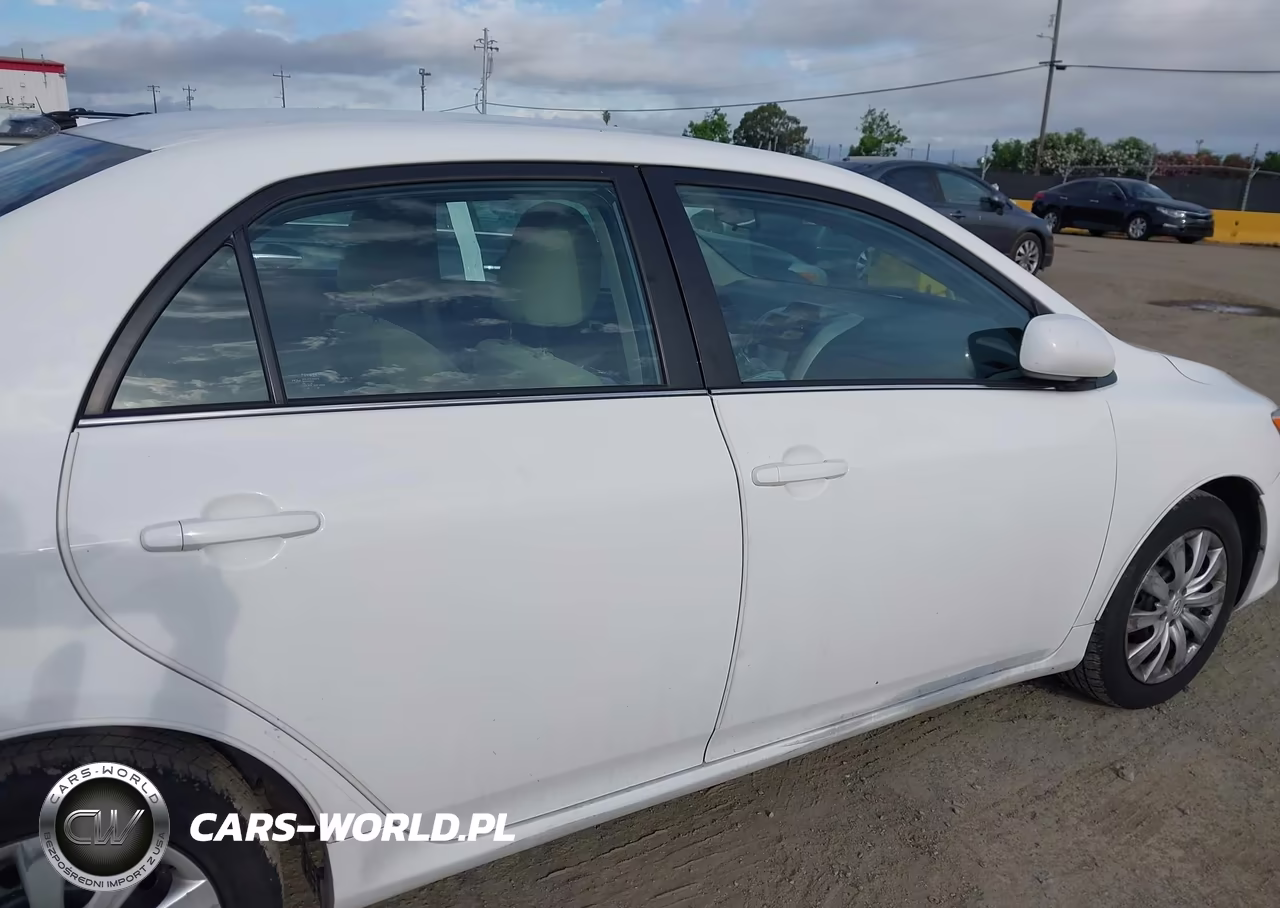 2013 Toyota Corolla Le VIN:2T1BU4EE3DC966072 - 13