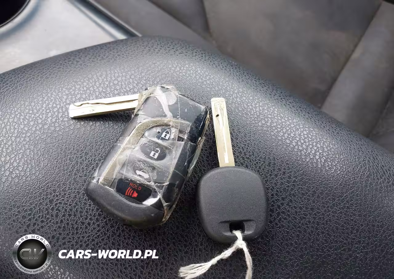 2018 Toyota Camry Le VIN:4T1B11HK2JU091585 - 11