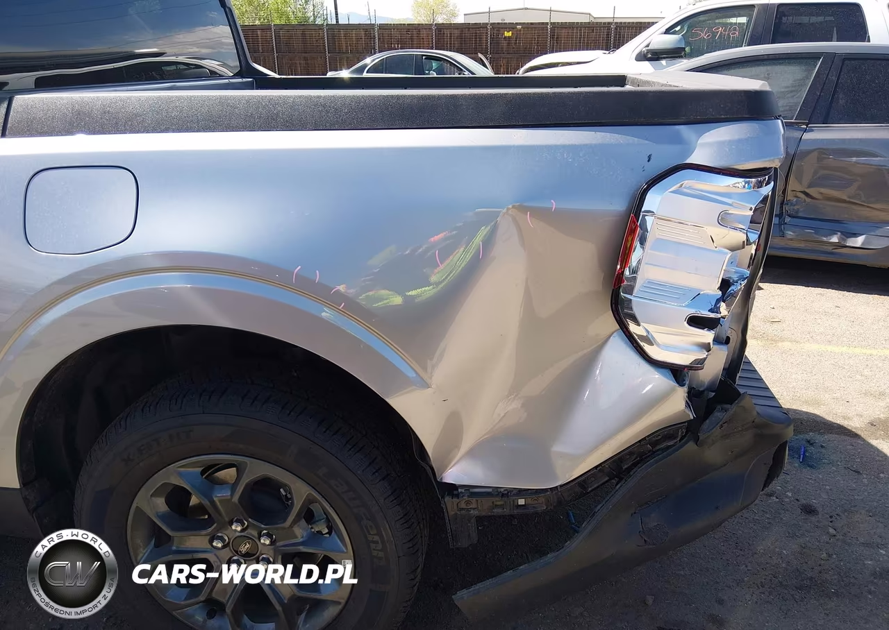 2024 Ford Maverick Xlt VIN:3FTTW8H36RRB32945 - 17