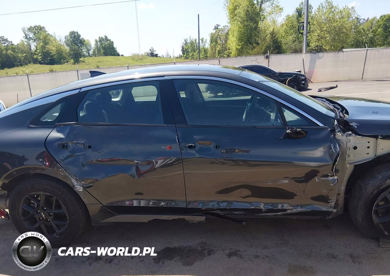 2025 Kia K5 Lxs VIN:KNAG24J74S5298857 - 14