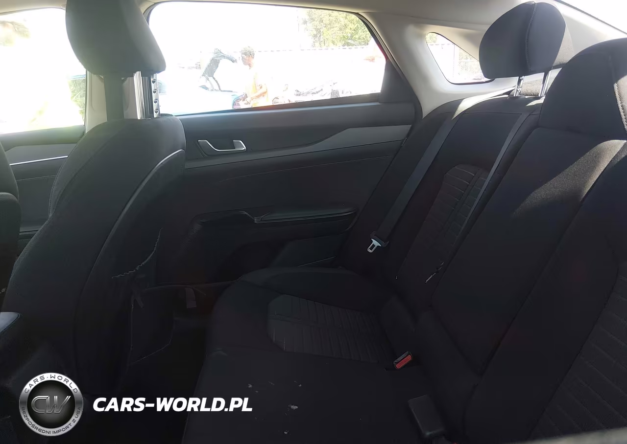 2025 Kia K5 Lxs VIN:KNAG24J74S5298857 - 8