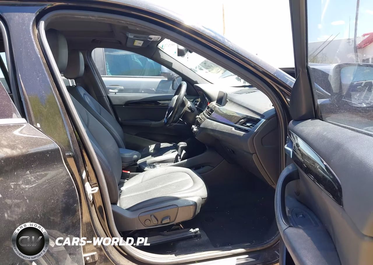 2018 BMW X1 xDrive28I VIN:WBXHT3Z38J4A66594 - 5