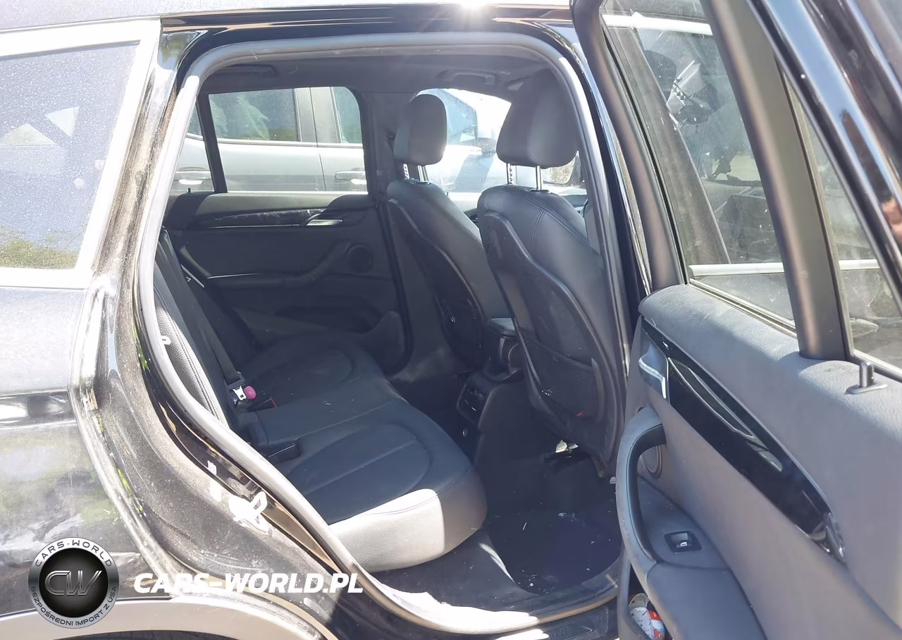 2018 BMW X1 xDrive28I VIN:WBXHT3Z38J4A66594 - 8
