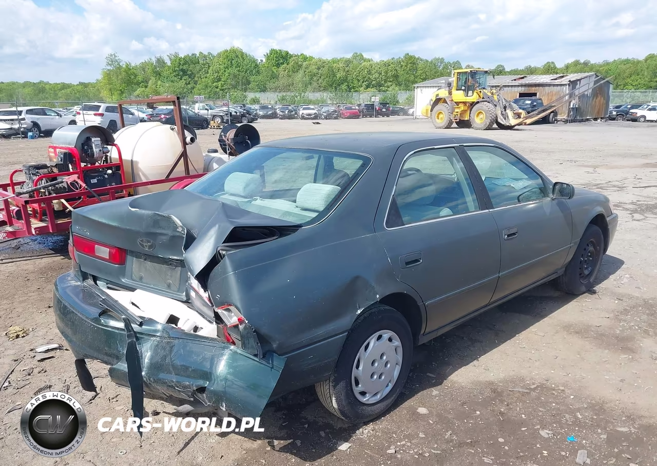 1999 Toyota Camry Ce VIN:4T1BG22K3XU465126 - 4