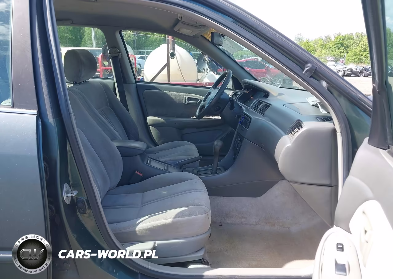 1999 Toyota Camry Ce VIN:4T1BG22K3XU465126 - 5