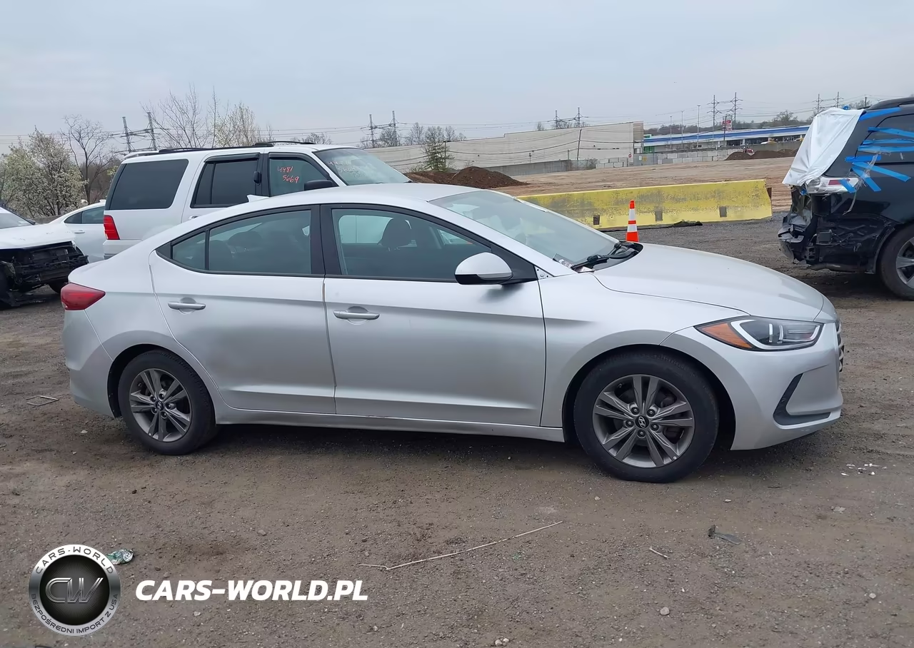 2018 Hyundai Elantra Sel VIN:5NPD84LF2JH340871 - 13