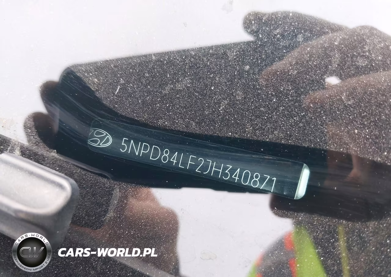 2018 Hyundai Elantra Sel VIN:5NPD84LF2JH340871 - 17