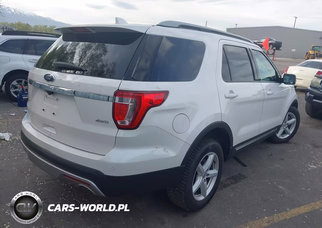 2017 Ford Explorer Xlt VIN:1FM5K8D80HGB91271 - 4