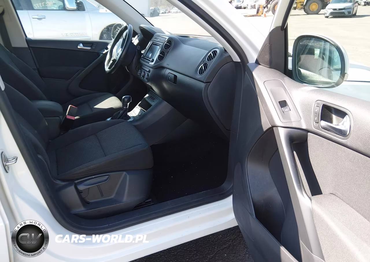 2017 Volkswagen Tiguan 2.0T-2.0T S VIN:WVGAV7AX4HK046663 - 5