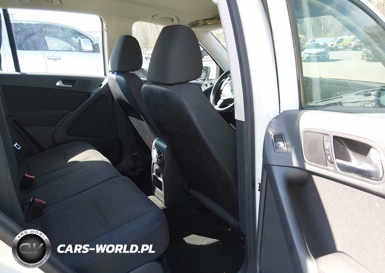 2017 Volkswagen Tiguan 2.0T-2.0T S VIN:WVGAV7AX4HK046663 - 8