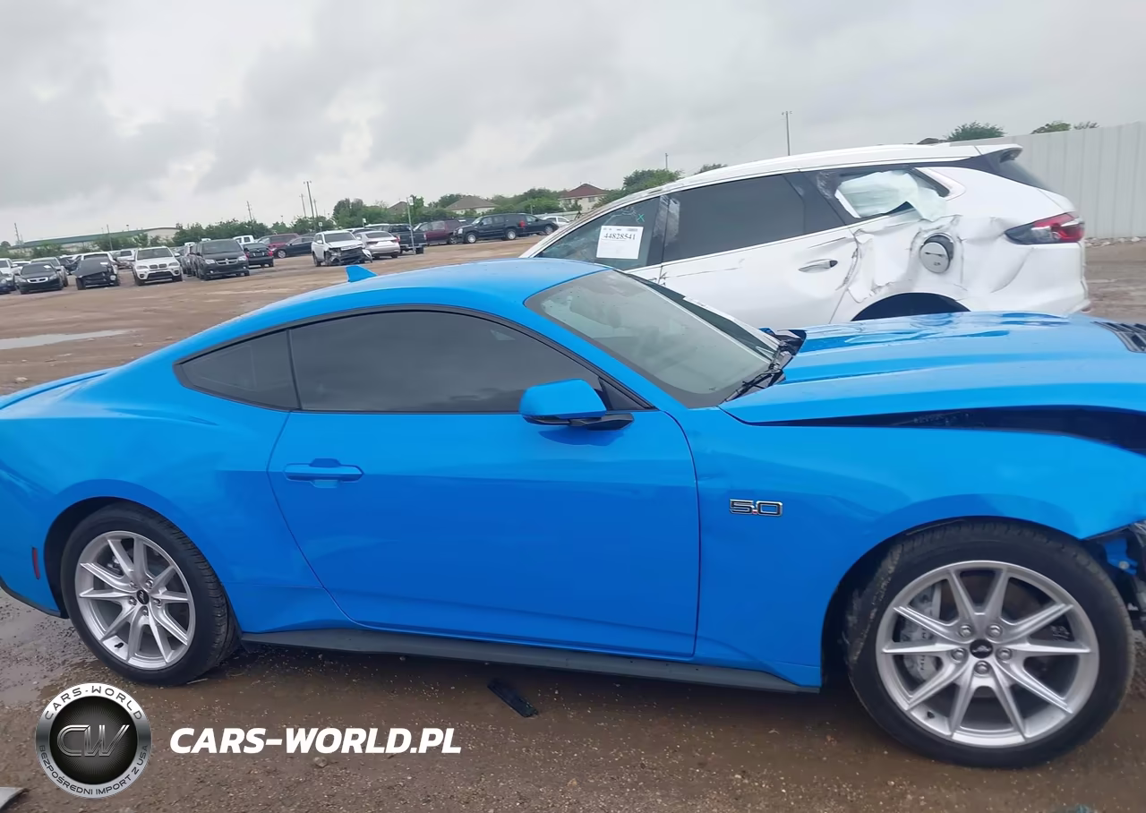 2025 Ford Mustang Gt Premium Fastback VIN:1FA6P8CF4S5413975 - 13
