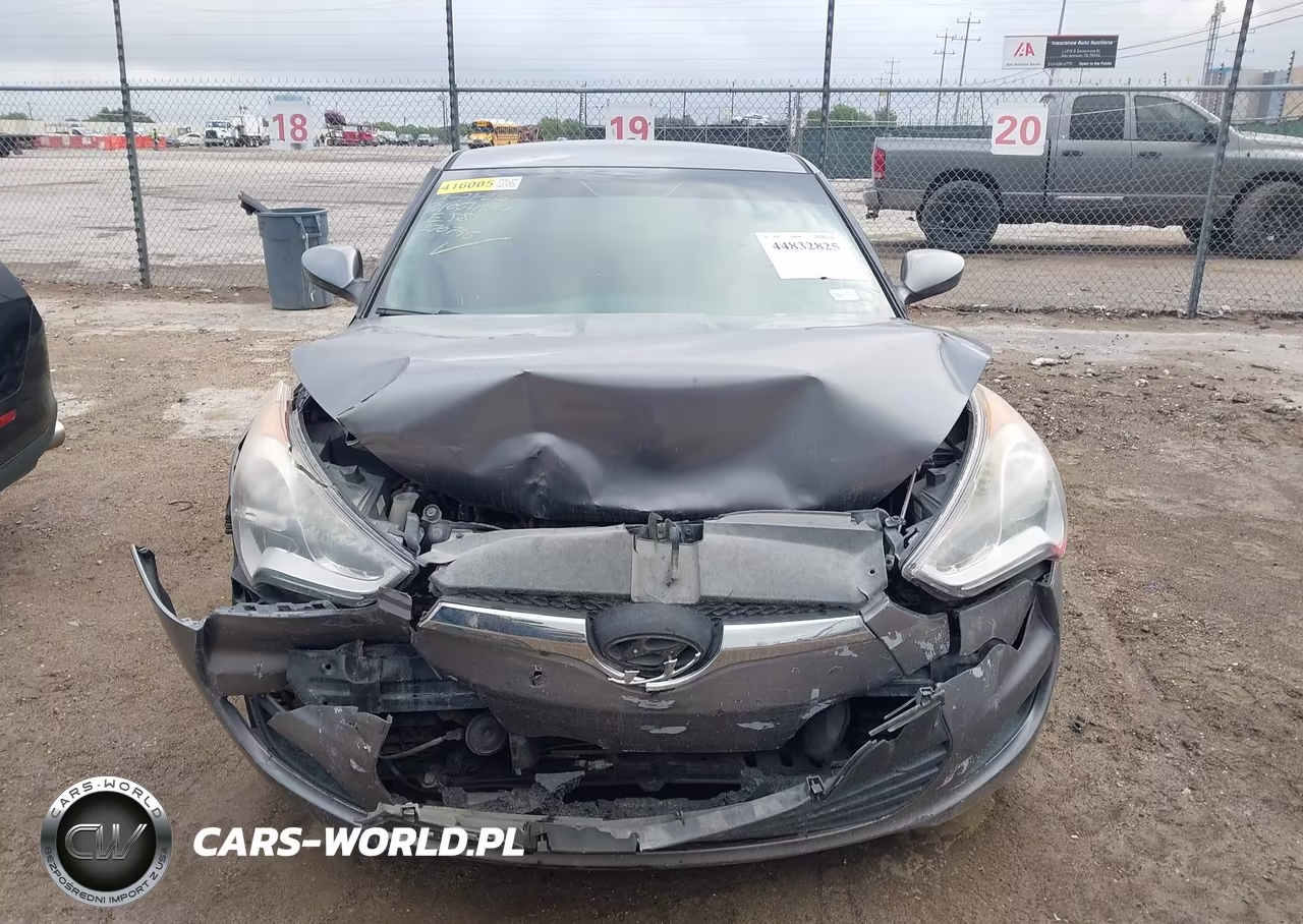 2016 Hyundai Veloster VIN:KMHTC6ADXGU270795 - 12
