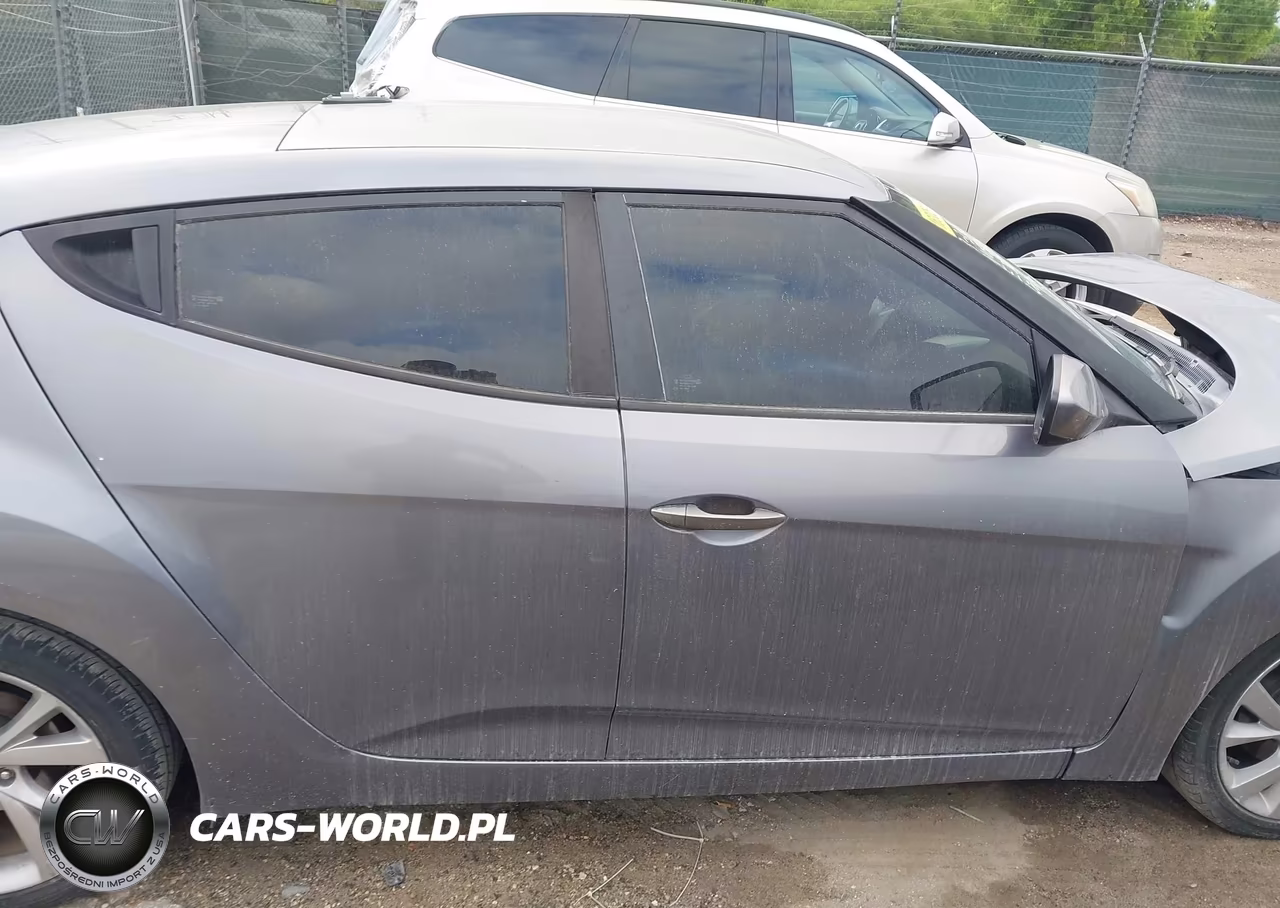 2016 Hyundai Veloster VIN:KMHTC6ADXGU270795 - 13