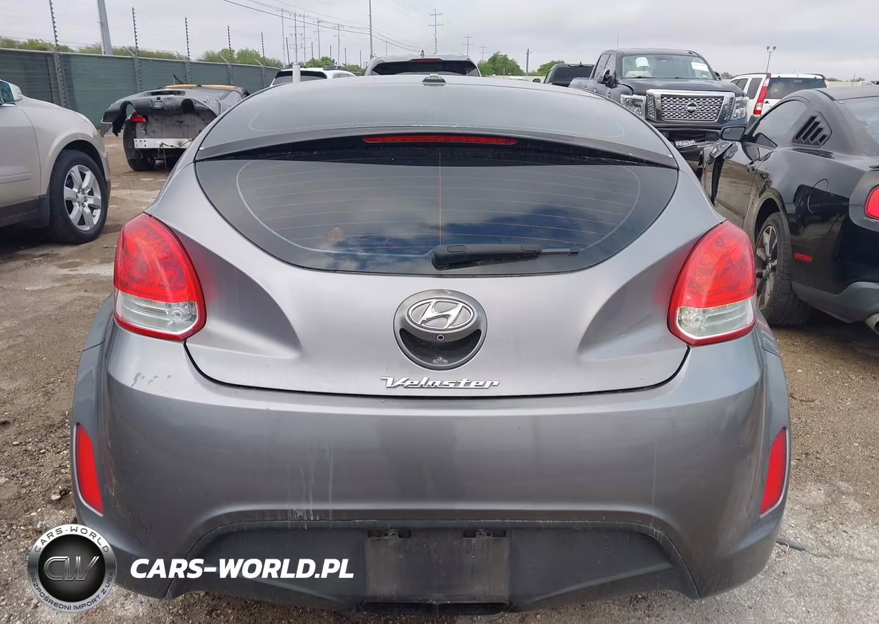 2016 Hyundai Veloster VIN:KMHTC6ADXGU270795 - 16