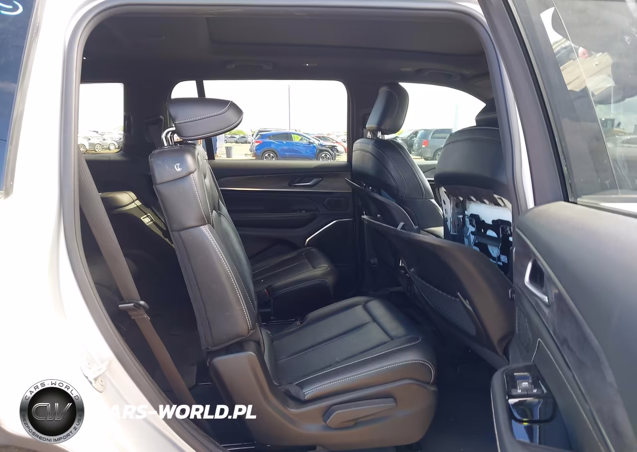 2023 Jeep Grand Cherokee L Overland 4X4 VIN:1C4RJKDG4P8804126 - 8