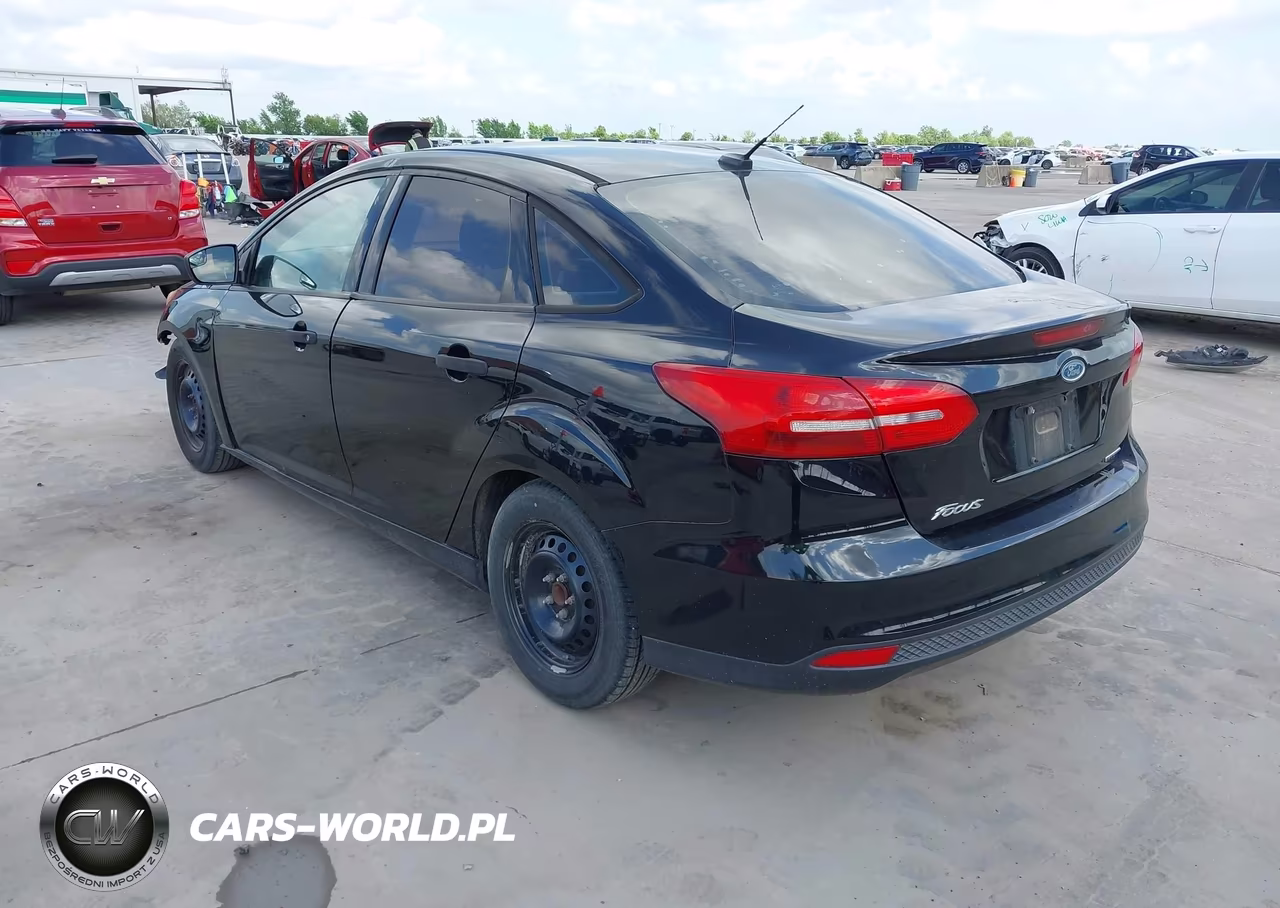 2016 Ford Focus S VIN:1FADP3E20GL387186 - 3