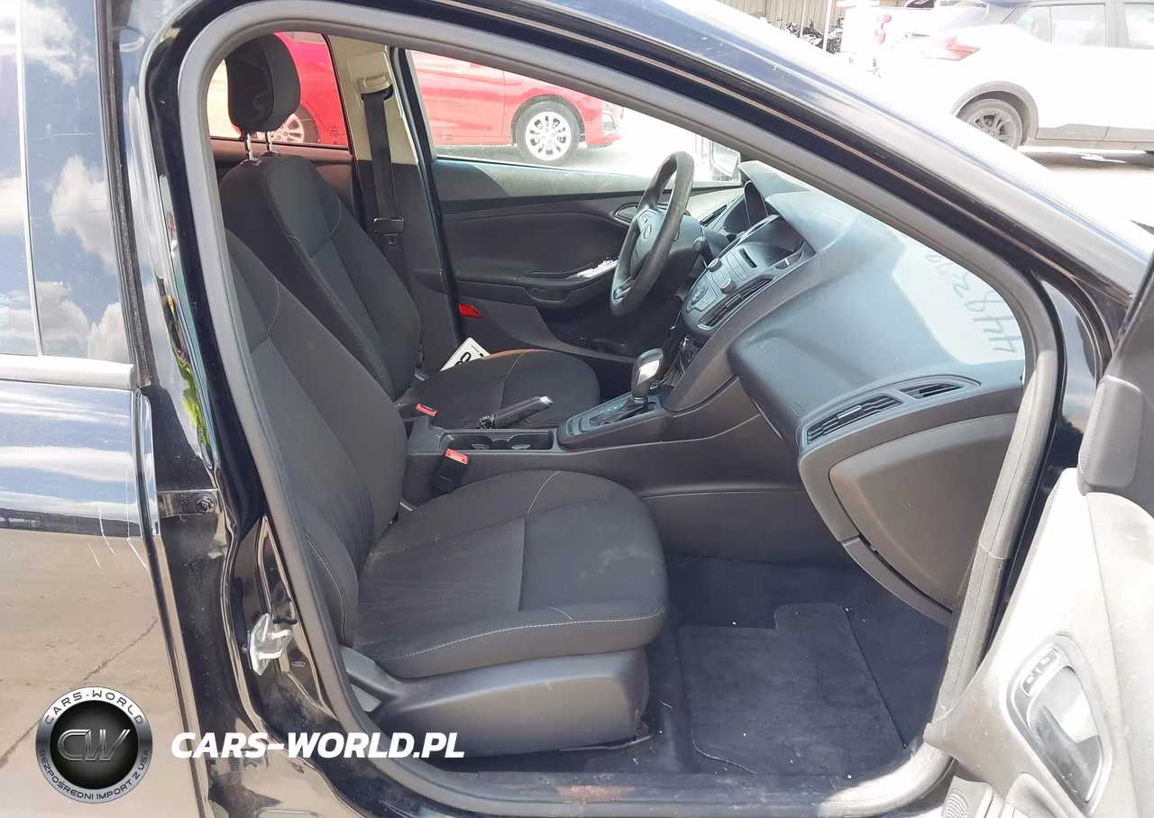 2016 Ford Focus S VIN:1FADP3E20GL387186 - 5