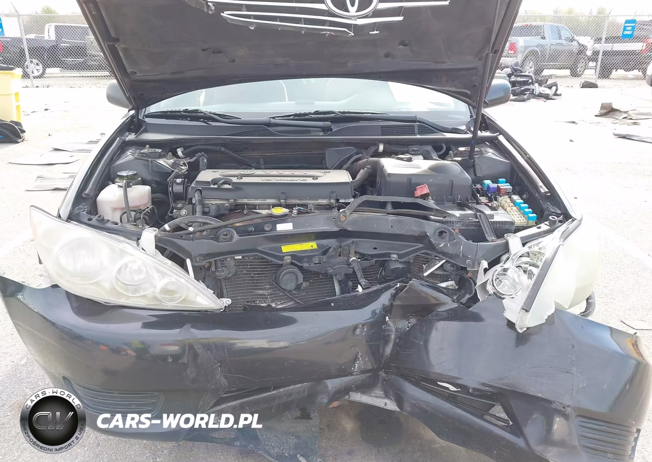 2005 Toyota Camry Le VIN:4T1BE32K75U383781 - 10