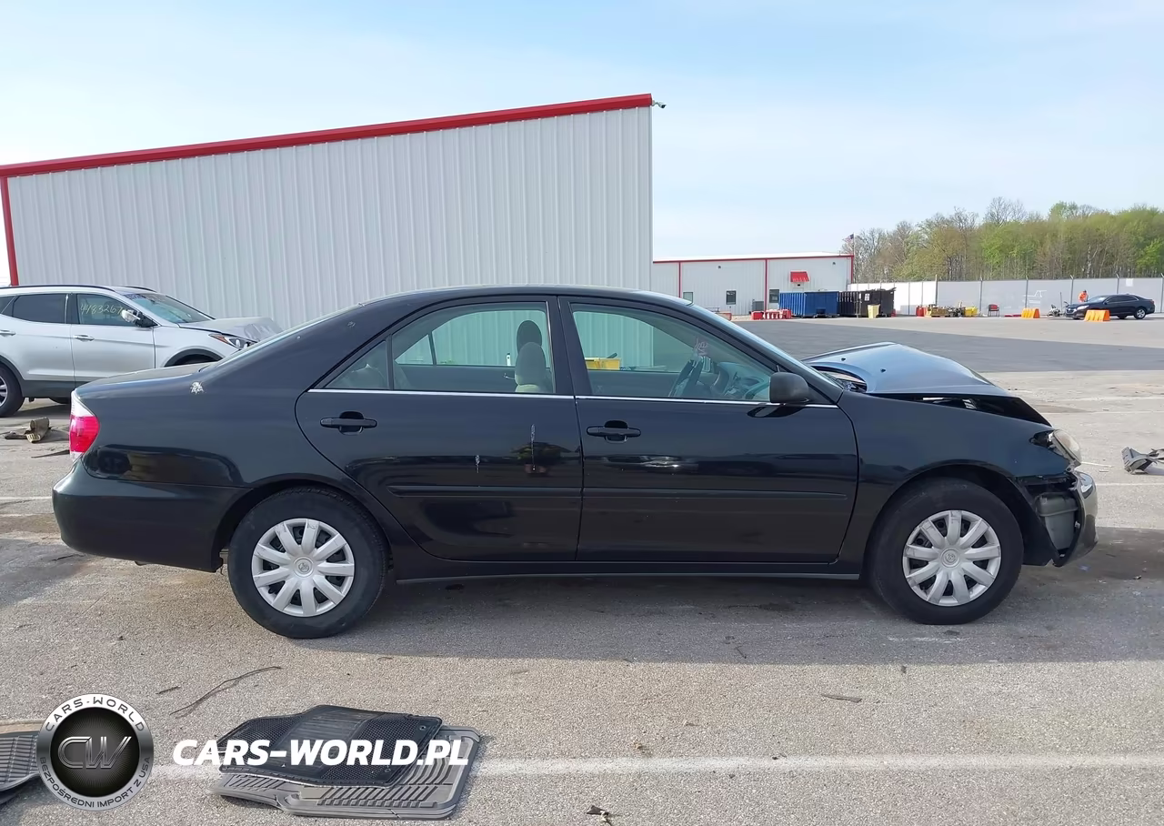 2005 Toyota Camry Le VIN:4T1BE32K75U383781 - 12