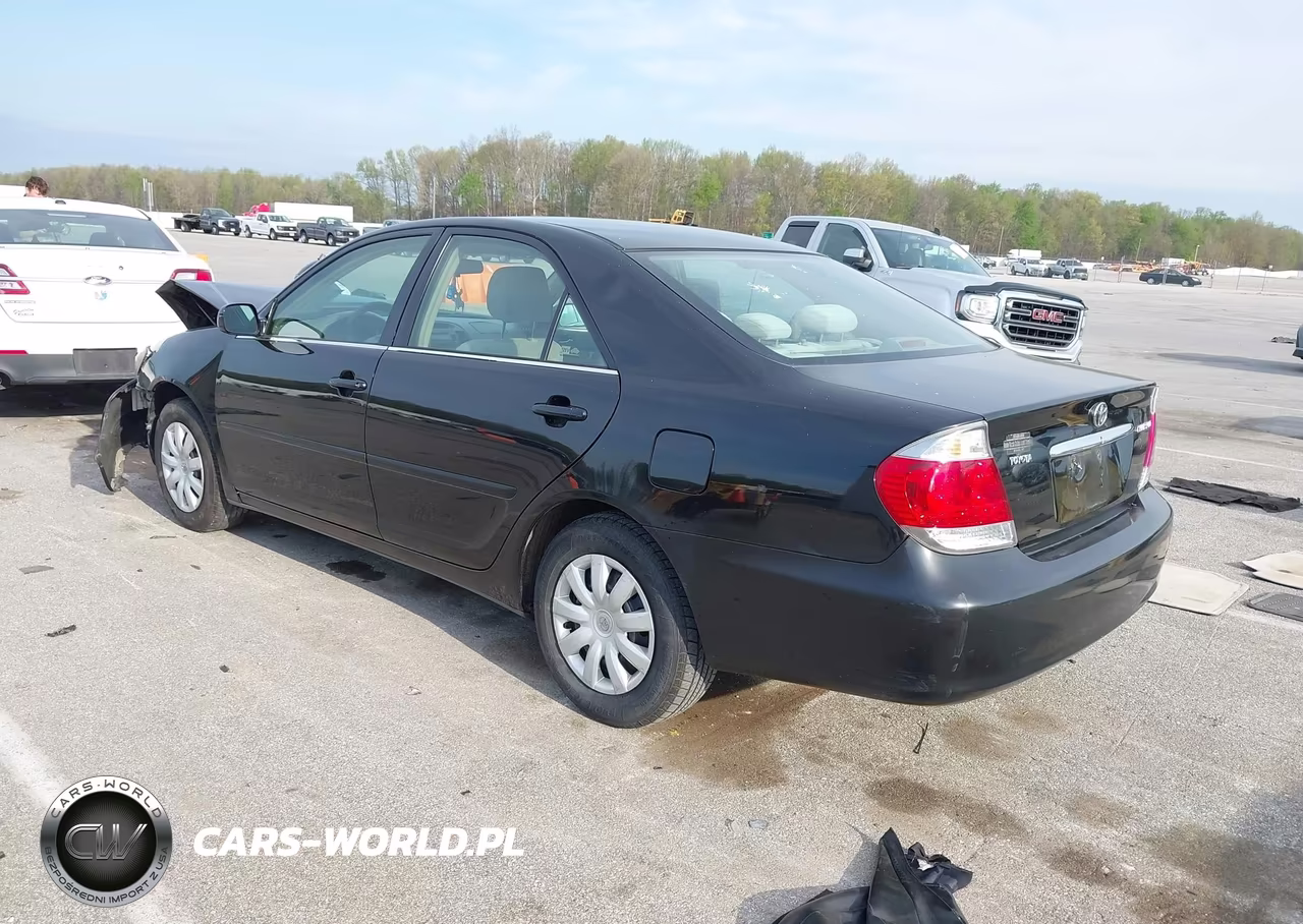 2005 Toyota Camry Le VIN:4T1BE32K75U383781 - 3