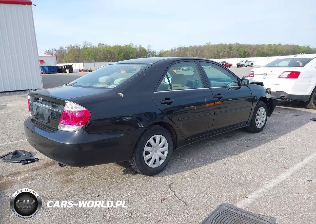 2005 Toyota Camry Le VIN:4T1BE32K75U383781 - 4