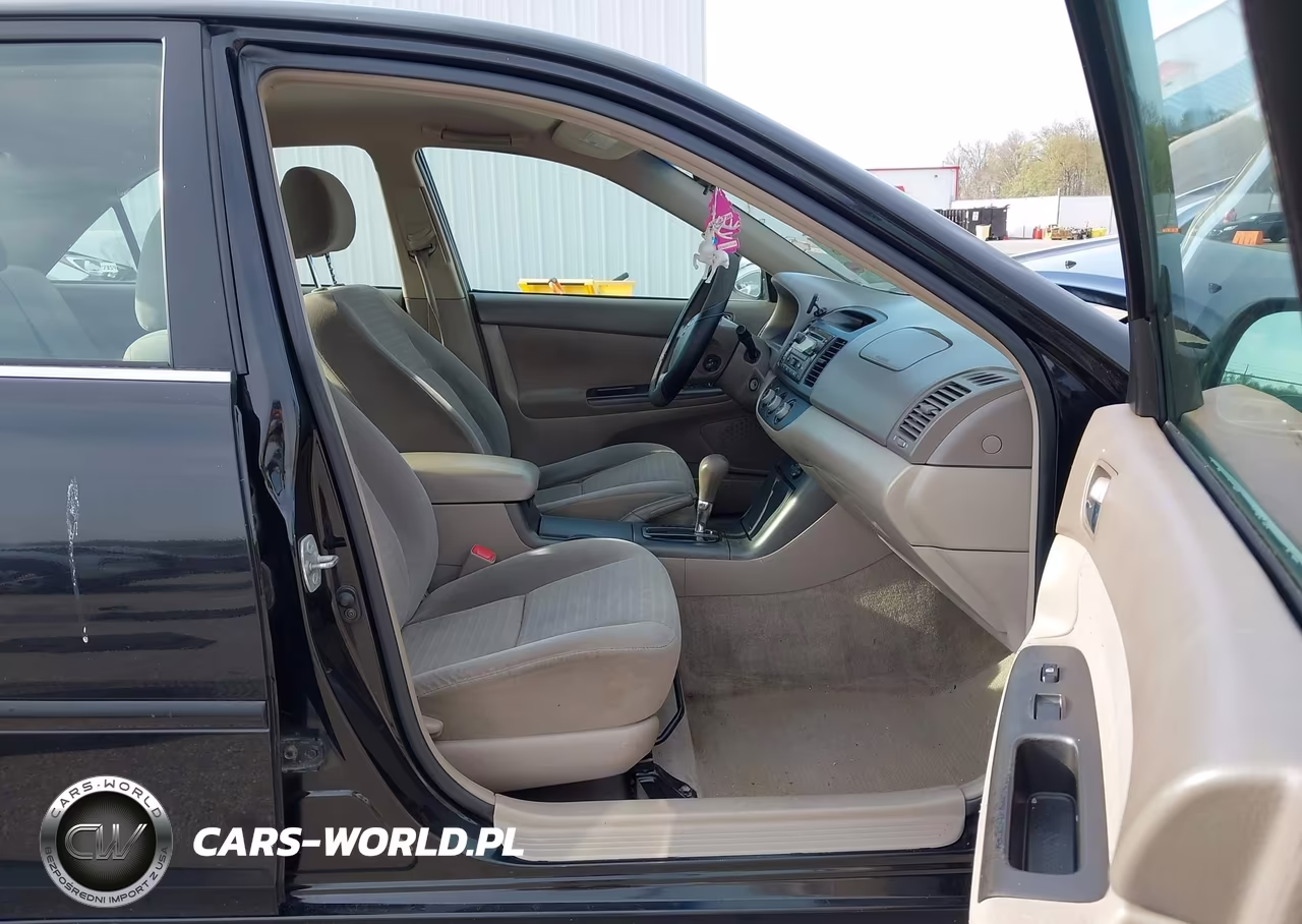 2005 Toyota Camry Le VIN:4T1BE32K75U383781 - 5