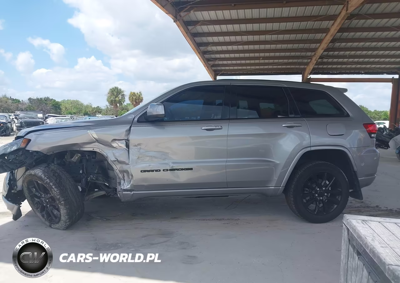 2020 Jeep Grand Cherokee Altitude 4X2 VIN:1C4RJEAG9LC161074 - 14