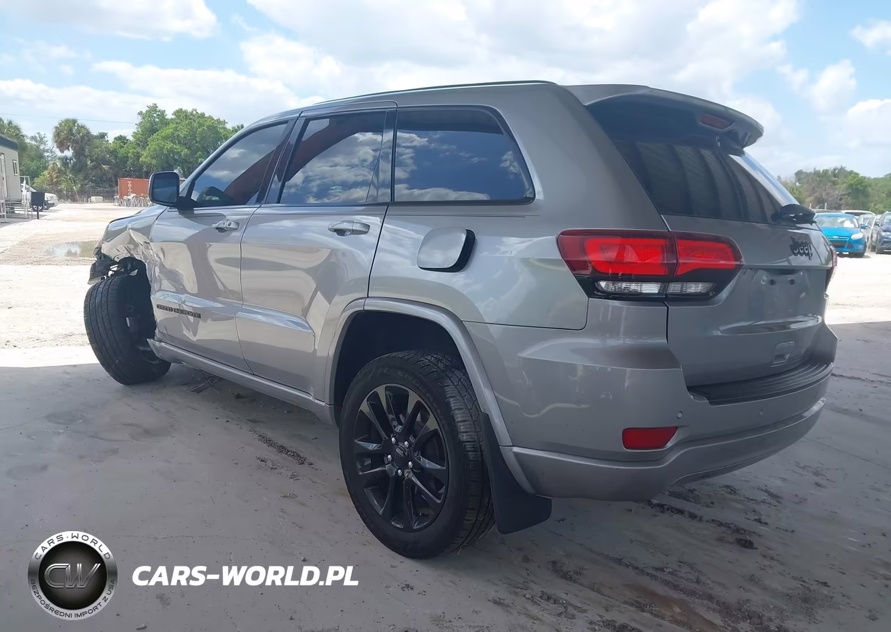 2020 Jeep Grand Cherokee Altitude 4X2 VIN:1C4RJEAG9LC161074 - 3