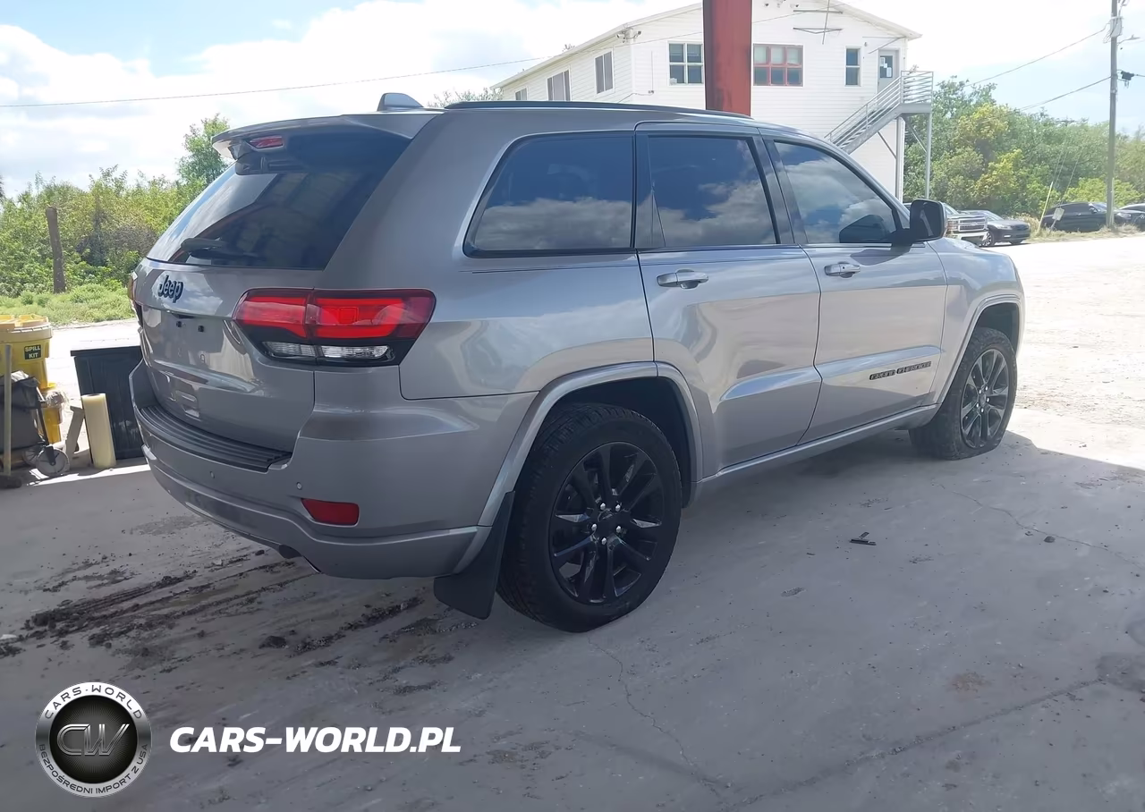 2020 Jeep Grand Cherokee Altitude 4X2 VIN:1C4RJEAG9LC161074 - 4