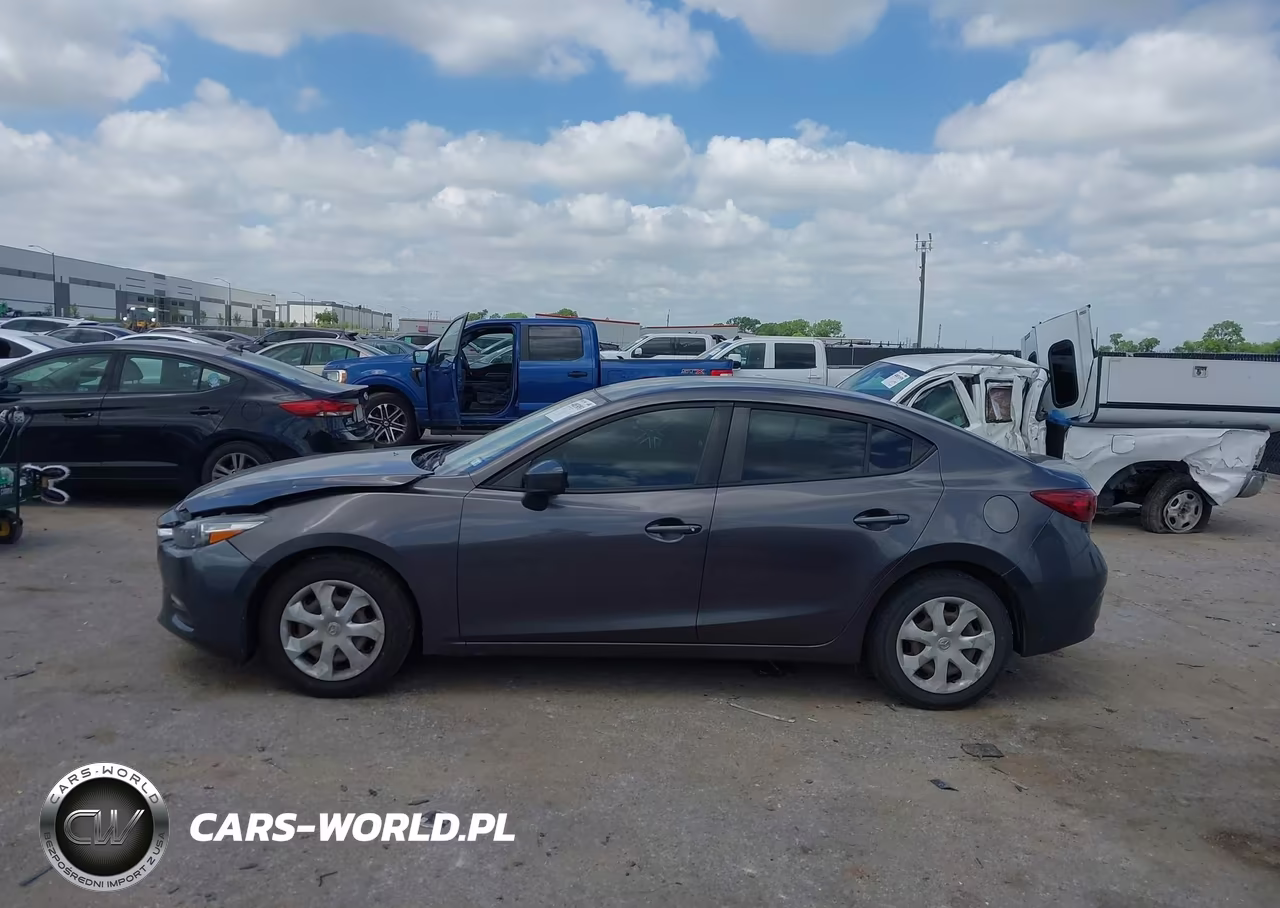 2018 Mazda Mazda3 Sport VIN:3MZBN1U7XJM250672 - 14