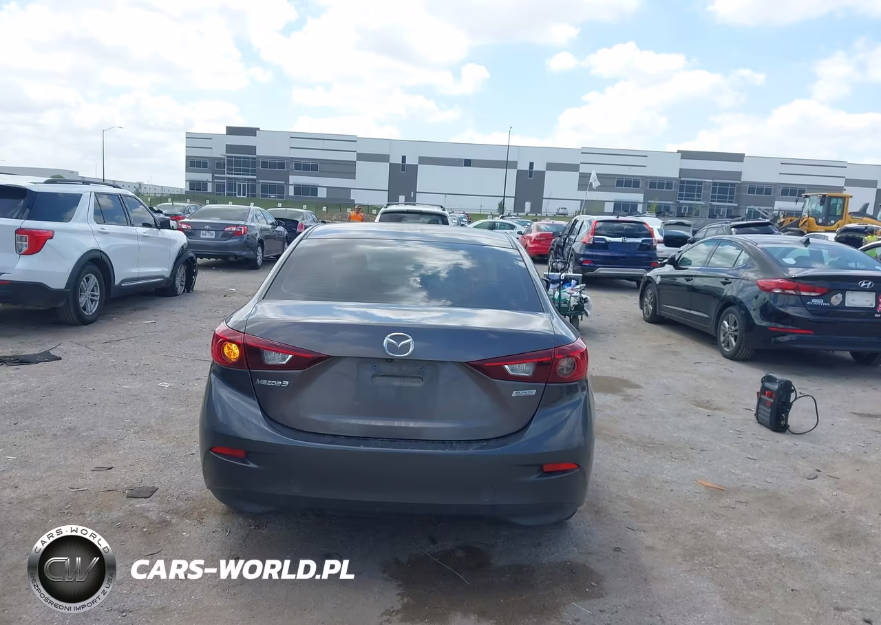 2018 Mazda Mazda3 Sport VIN:3MZBN1U7XJM250672 - 16