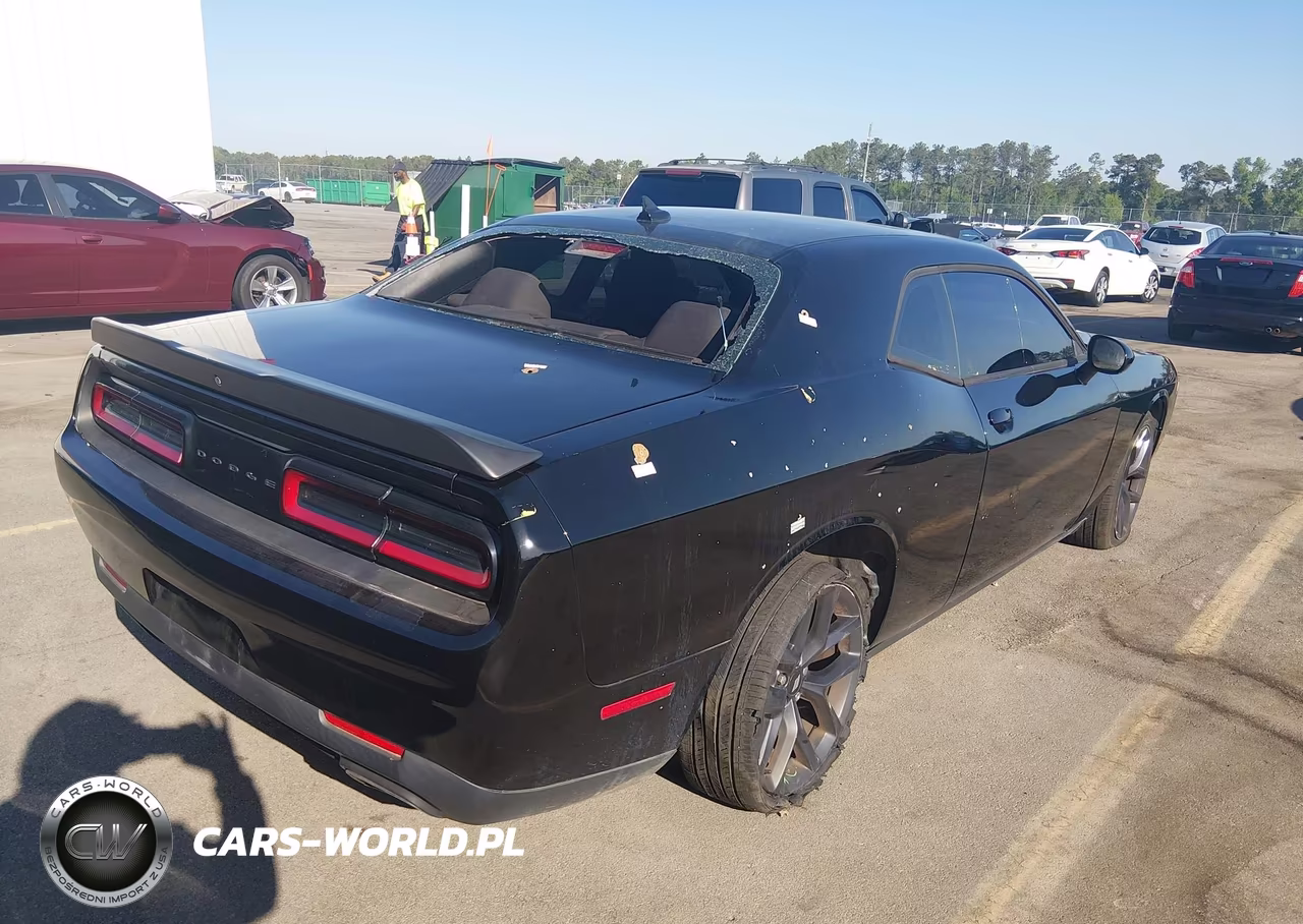 2021 Dodge Challenger Sxt VIN:2C3CDZAG0MH552430 - 4
