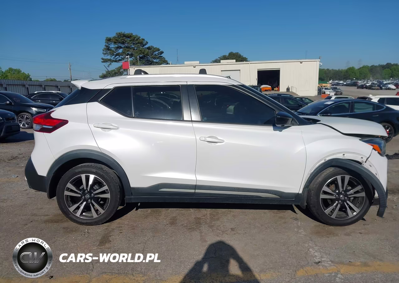 2019 Nissan Kicks Sr VIN:3N1CP5CU0KL511219 - 13