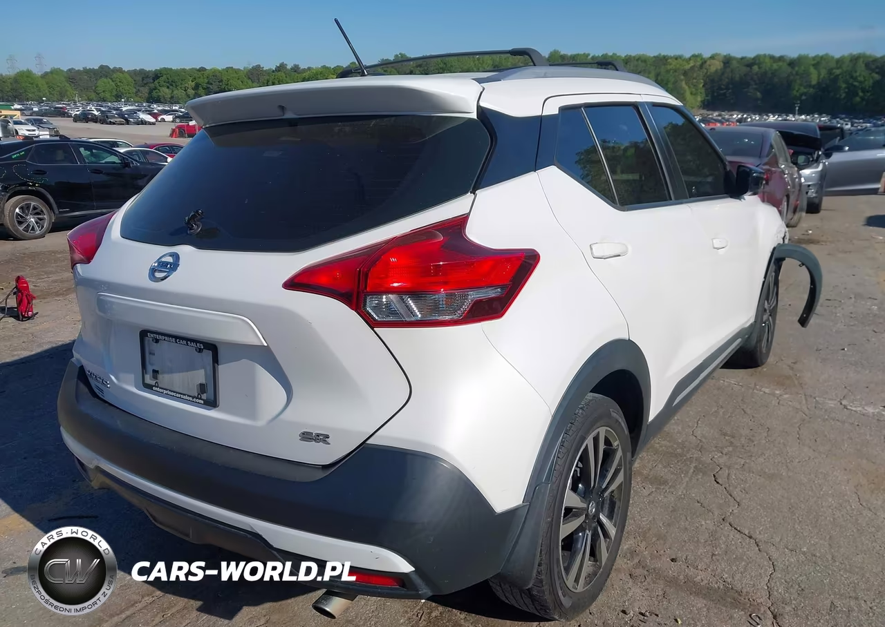 2019 Nissan Kicks Sr VIN:3N1CP5CU0KL511219 - 4