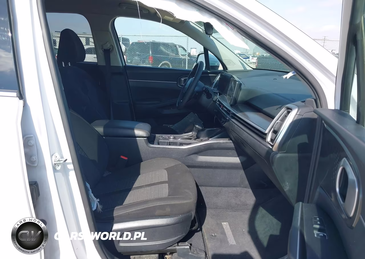 2024 Kia Sorento Lx VIN:5XYRG4JCXRG281668 - 5