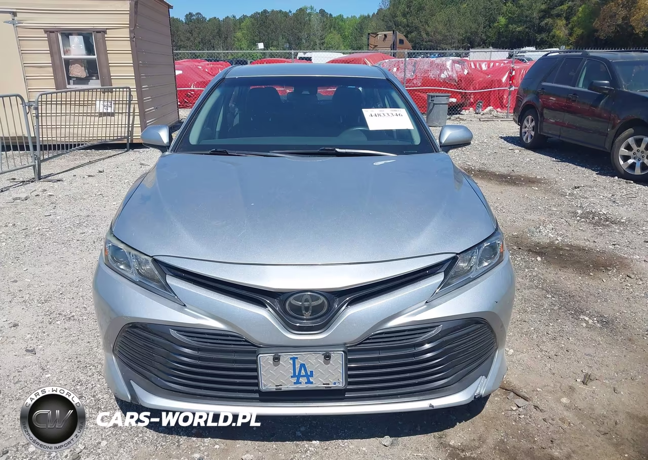 2018 Toyota Camry Le VIN:4T1B11HK2JU071028 - 13