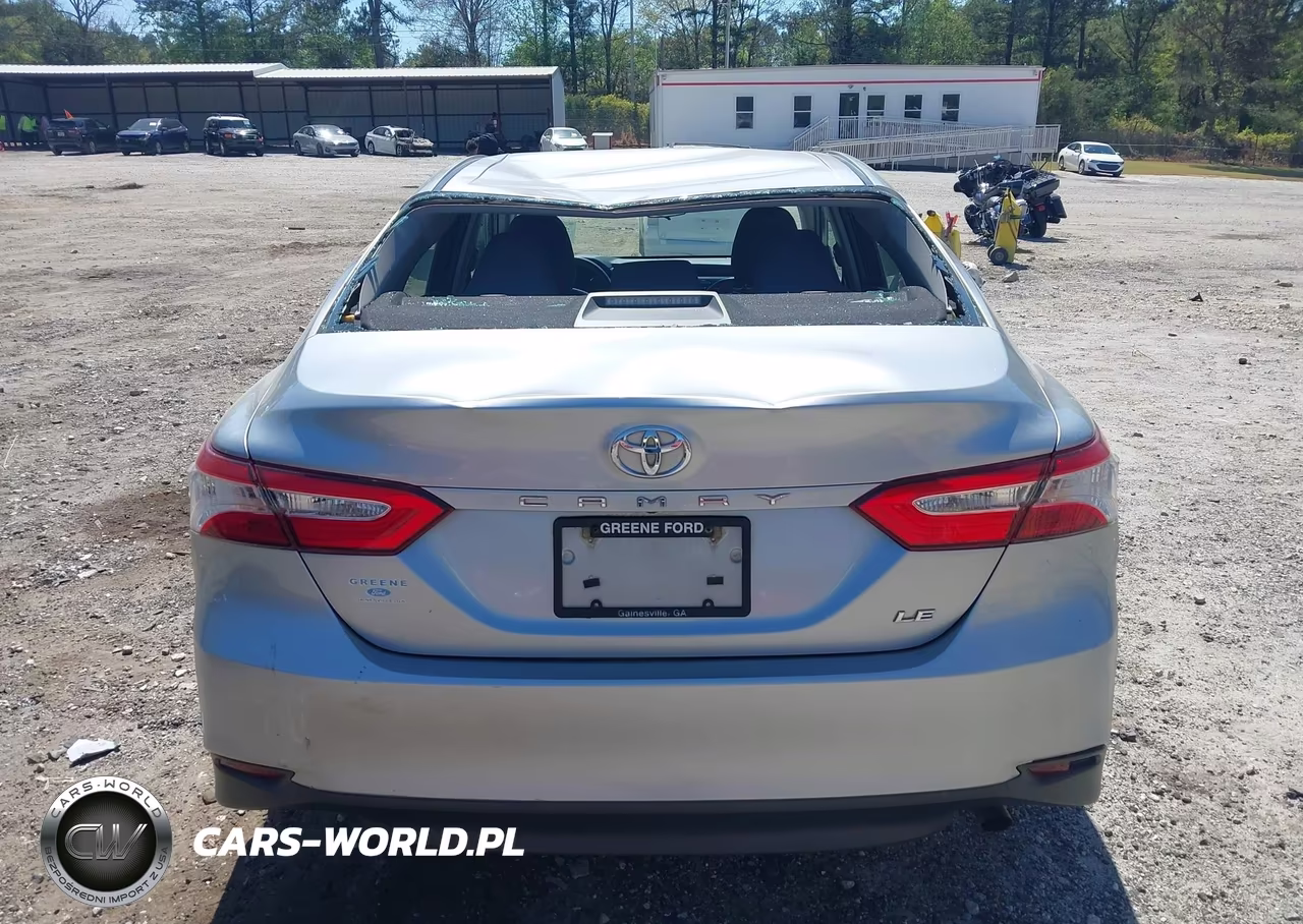 2018 Toyota Camry Le VIN:4T1B11HK2JU071028 - 17