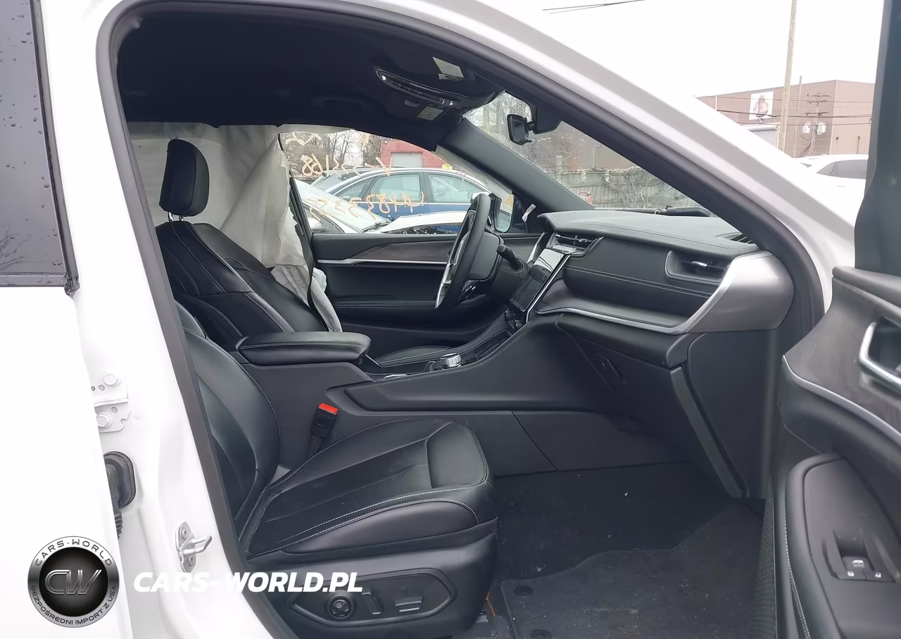 2025 Jeep Grand Cherokee Limited 4X4 VIN:1C4RJHBG4SC333168 - 5
